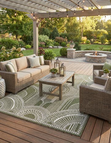 9' x 12' Easy-Clean Traditional Indoor / Outdoor Rug