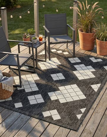 4' x 6' Easy-Clean Modern Indoor / Outdoor Rug