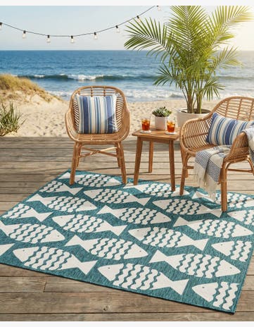 7' 10 x 7' 10 Easy-Clean Coastal Indoor / Outdoor Square Rug