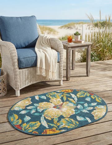Easy-Clean Coastal Indoor / Outdoor Oval Rug