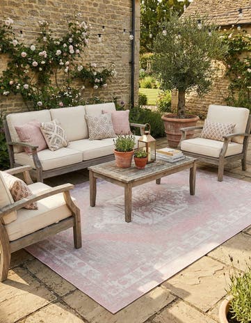 10' x 14' Easy-Clean Traditional Indoor / Outdoor Rug