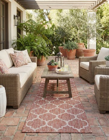 2' x 8' Easy-Clean Trellis Indoor / Outdoor Runner Rug