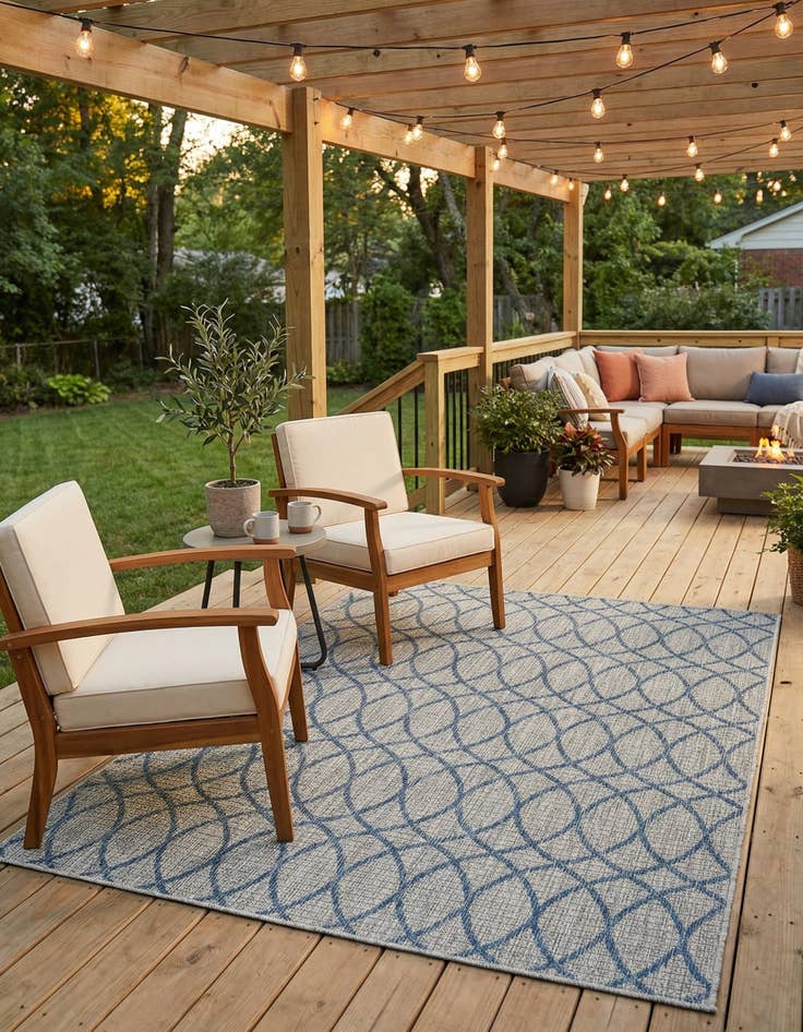 Detail image of 4' x 6' Easy-Clean Trellis Indoor / Outdoor Rug