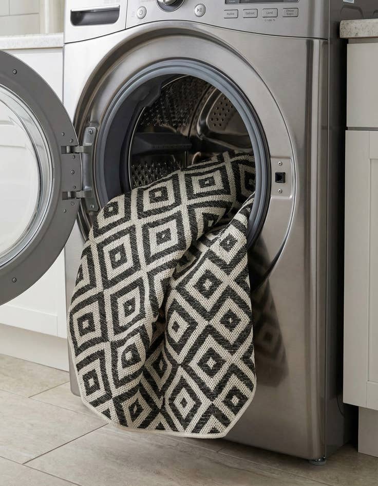 Detail image of 4' x 4'  Washable Jill Zarin Costa Rica Indoor / Outdoor Octagon Rug