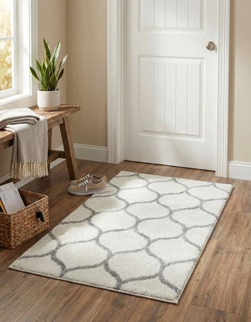 Ivory Lattice Frieze Rug
