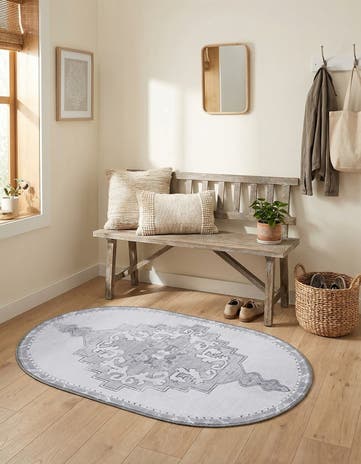 2' x 3' Washable Timeless Oval Rug