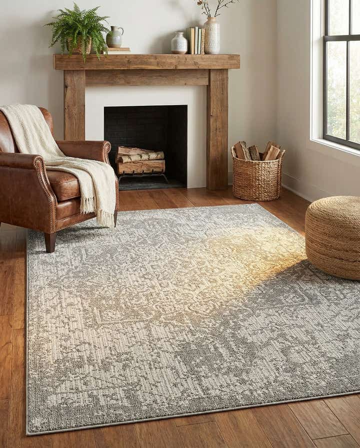 5' 3 x 8' Easy-Clean Traditional Indoor / Outdoor Rug