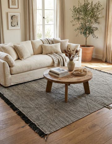 5' 9 x 7' 6 Hand Knotted Moroccan Wool Rug