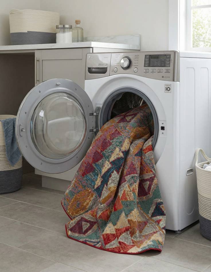 Detail image of 7' x 7'  Washable Modern Indoor / Outdoor Octagon Rug