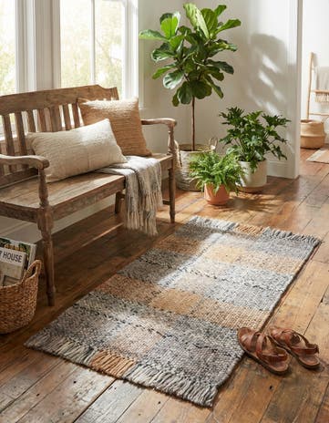 Desert Gray Easy-Clean Eco Plaid Washable Indoor / Outdoor Rug
