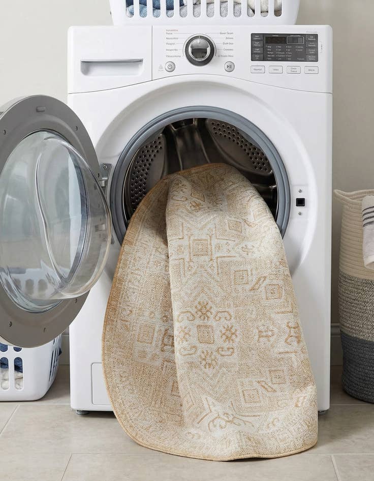 Detail image of 5' 3 x 8'  Washable Aztec Indoor / Outdoor Oval Rug