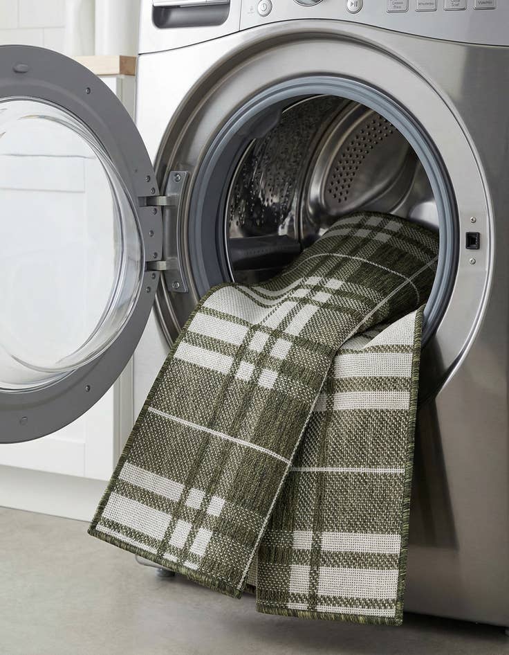 Detail image of  2' x 3'  Washable Checkered Indoor / Outdoor Rug