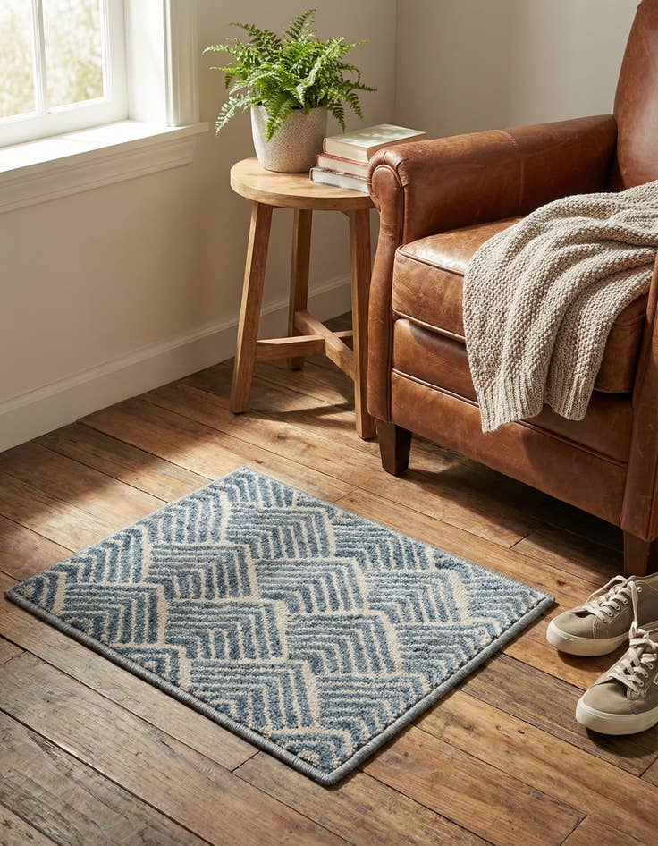 Detail image of 1' 4 x 1' 4 Eco Trellis Sample Rug