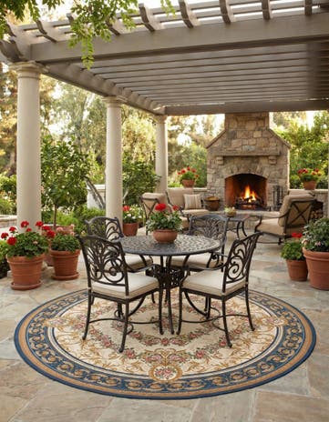 10' x 10' Easy-Clean Traditional Indoor / Outdoor Round Rug