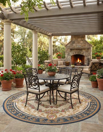 10' x 10' Easy-Clean Traditional Indoor / Outdoor Round Rug