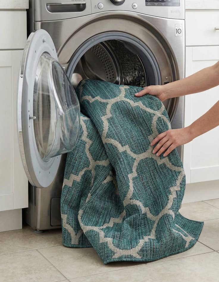 Detail image of 4' x 4'  Washable Trellis Indoor / Outdoor Round Rug