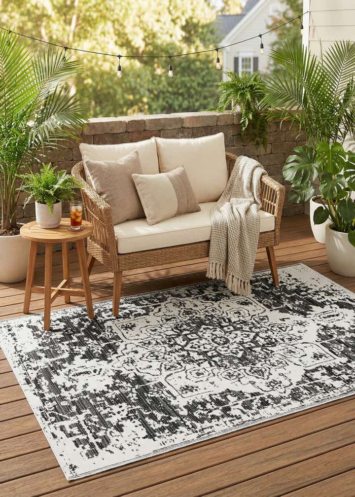 5' x 8' Easy-Clean Vista Breeze Indoor / Outdoor Rug