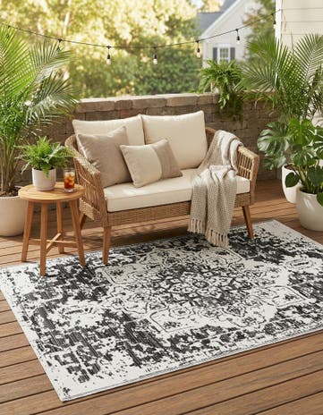 Black and White Easy-Clean Vista Breeze Indoor / Outdoor Rug