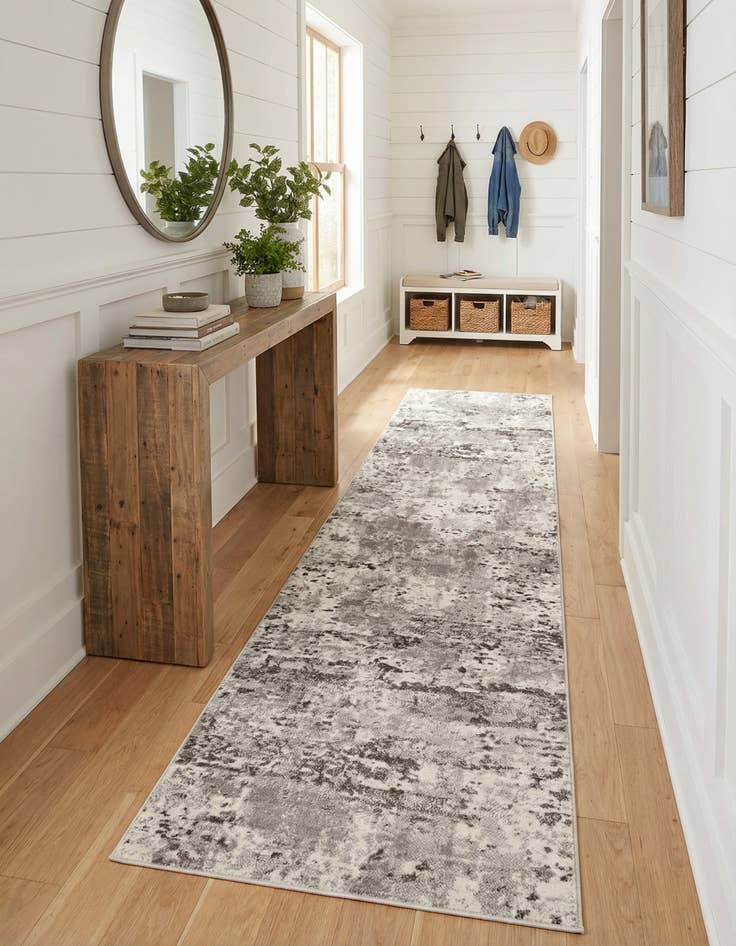 Detail image of 2' 7 x 10' Aurora Runner Rug