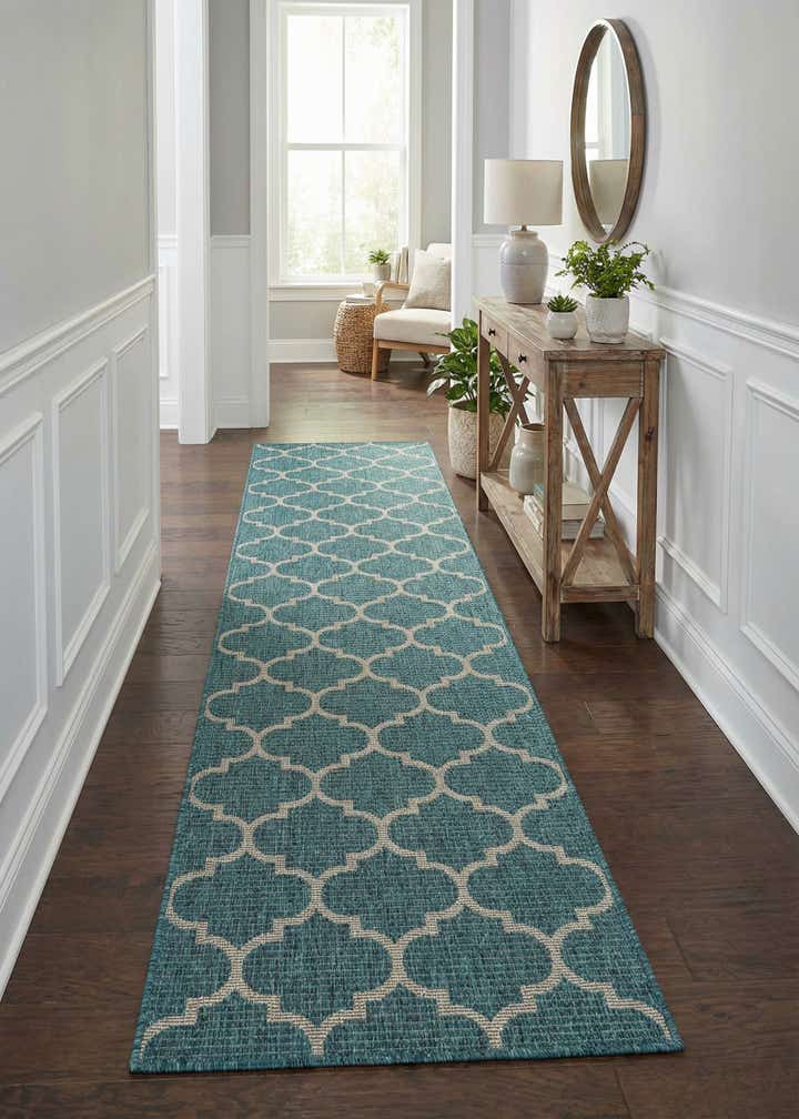 2' 7 x 12' Easy-Clean Trellis Indoor / Outdoor Runner Rug