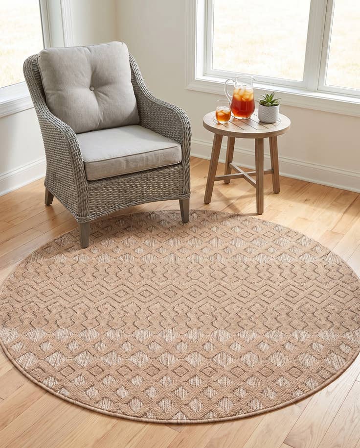 Detail image of 5' 3 x 5' 3 Easy-Clean Trellis Textured Indoor / Outdoor Round Rug