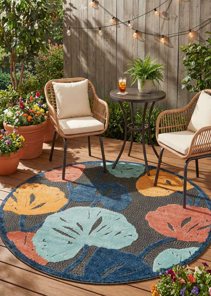 5' 3 x 5' 3 Easy-Clean Belize Indoor / Outdoor Round Rug