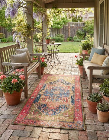 2' 7 x 5' 3 Easy-Clean Traditional Indoor / Outdoor Runner Rug