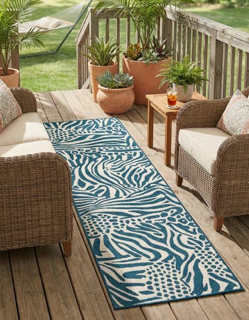 2' 7 x 10' Easy-Clean Safari Indoor / Outdoor Runner Rug
