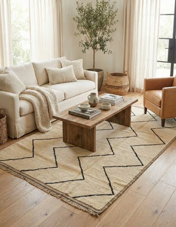 5' 5 x 8' 5 Hand Knotted Moroccan Wool Rug
