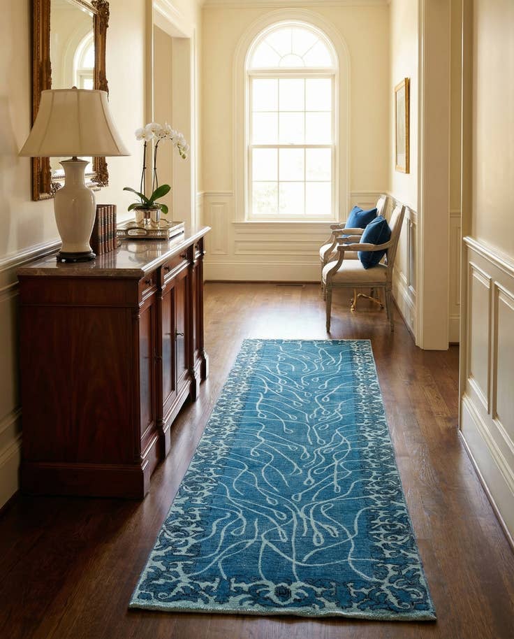 Detail image of 2' 6 x 7' 5 Vintage Royal Runner Rug