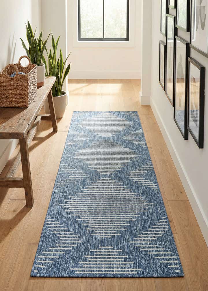 2' x 6' Easy-Clean Modern Indoor / Outdoor Runner Rug