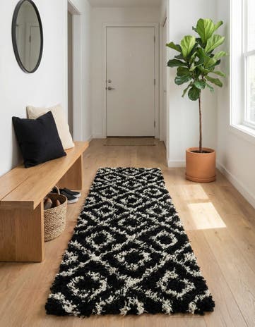 2' x 7' Lattice Shag Runner Rug