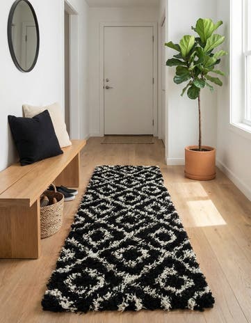 2' x 7' Lattice Shag Runner Rug