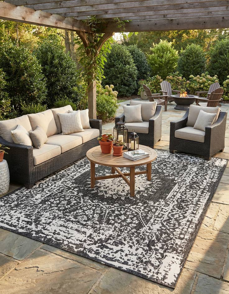 Detail image of 9' x 12'  Washable Traditional Indoor / Outdoor Rug