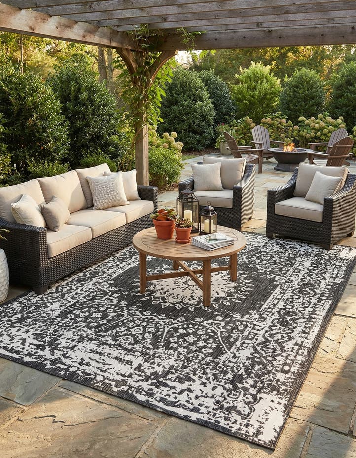 9' x 12' Easy-Clean Traditional Indoor / Ou...