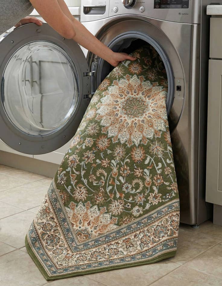 Detail image of 7' 10 x 7' 10  Washable Traditional Indoor / Outdoor Square Rug