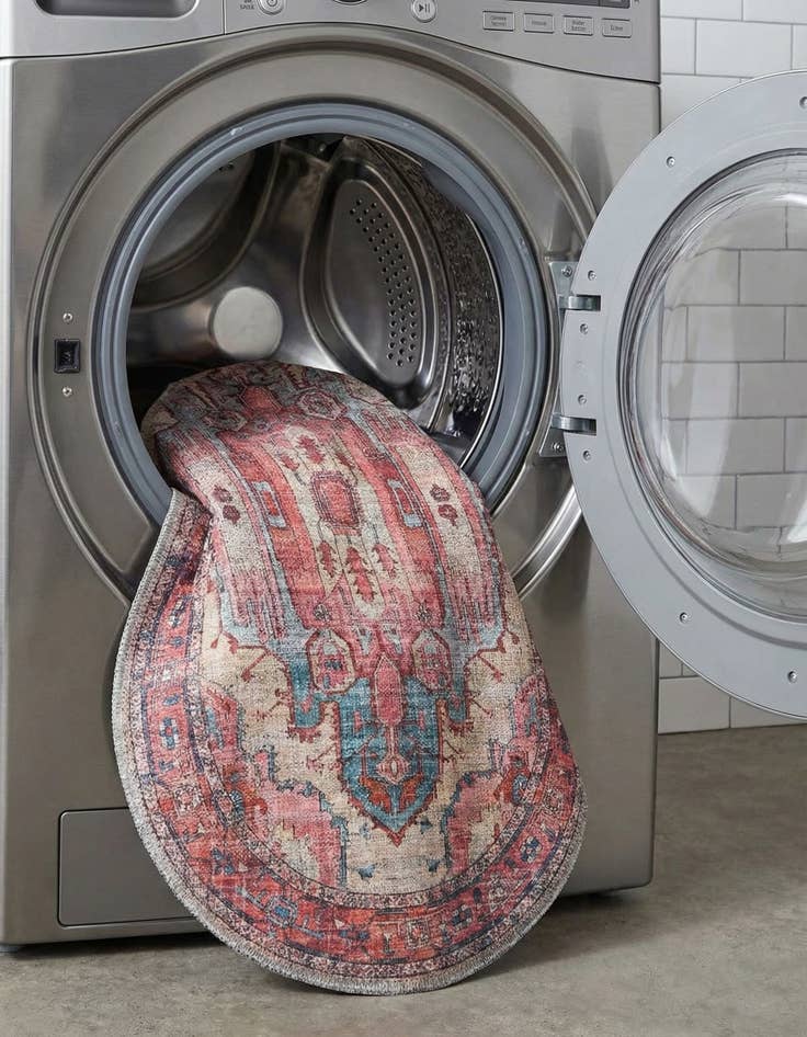 Detail image of 2' x 3'  Washable Maahru Oval Rug