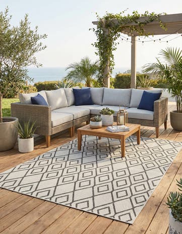 Ivory Easy-Clean Jill Zarin Turks and Caicos Indoor / Outdoor Rug