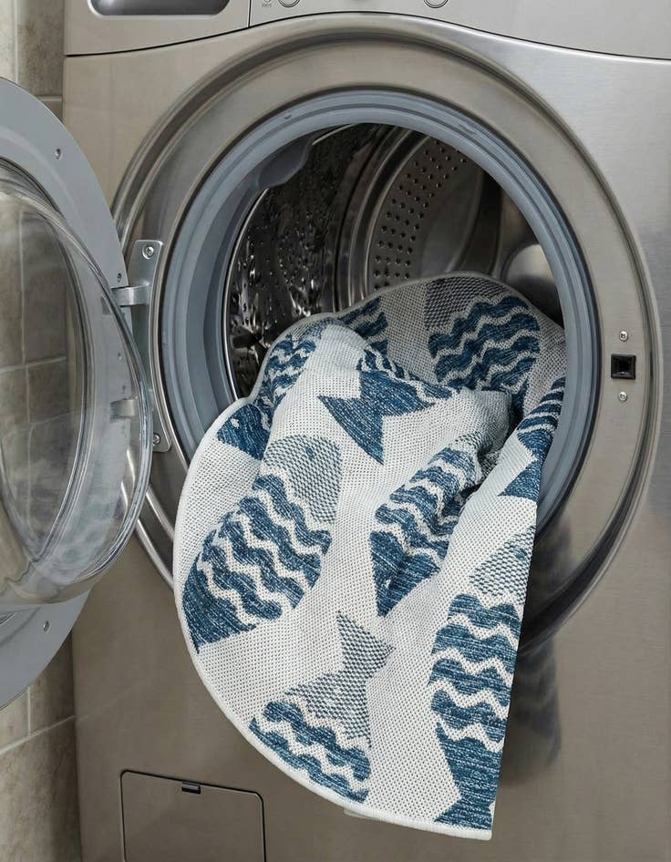 Detail image of 4' x 4'  Washable Coastal Indoor / Outdoor Round Rug