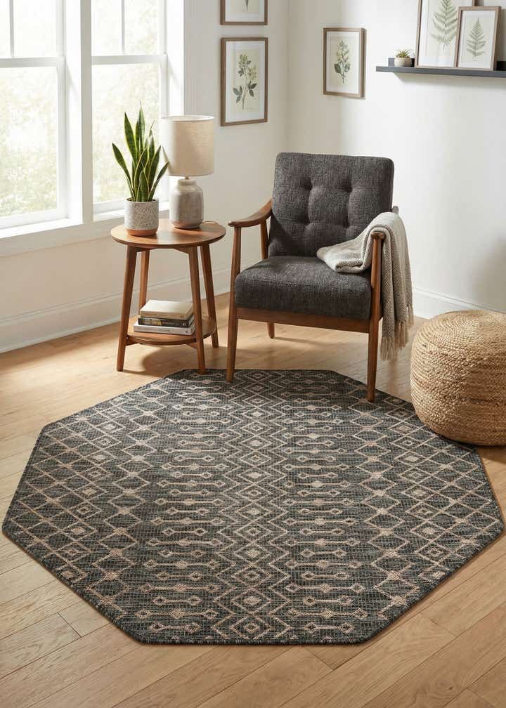 5' 3 x 5' 3 Easy-Clean Trellis Indoor / Outdoor Octagon Rug