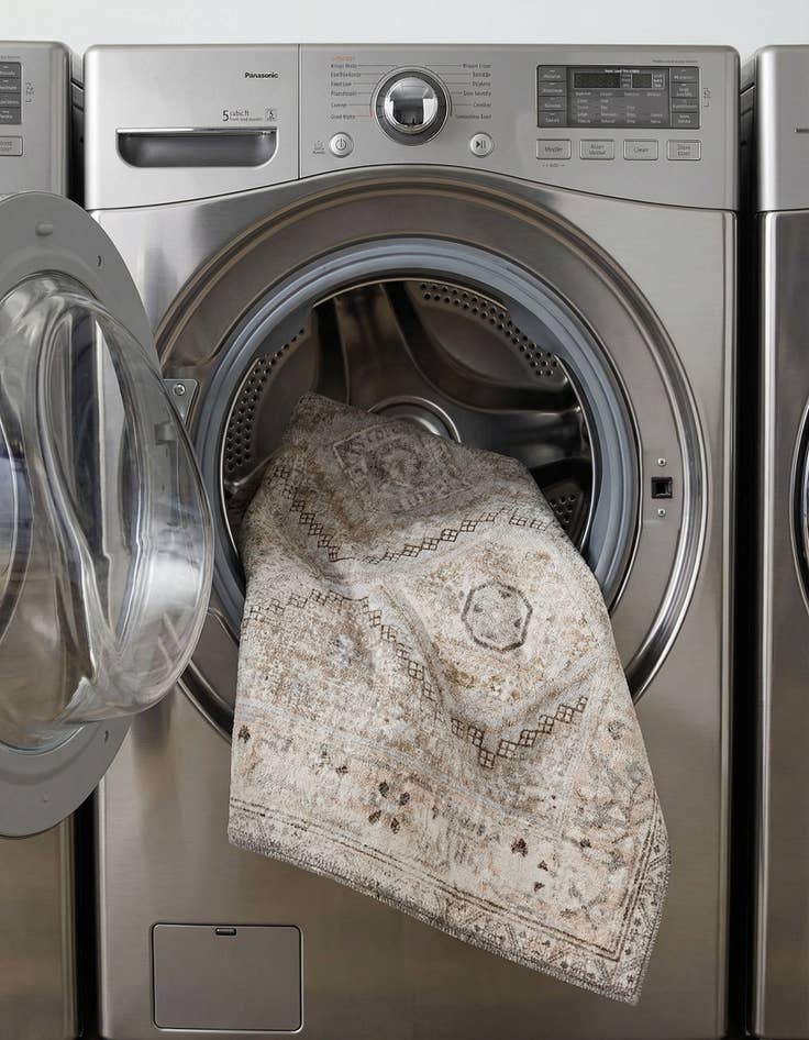 Detail image of  4' x 6' Yara Rug