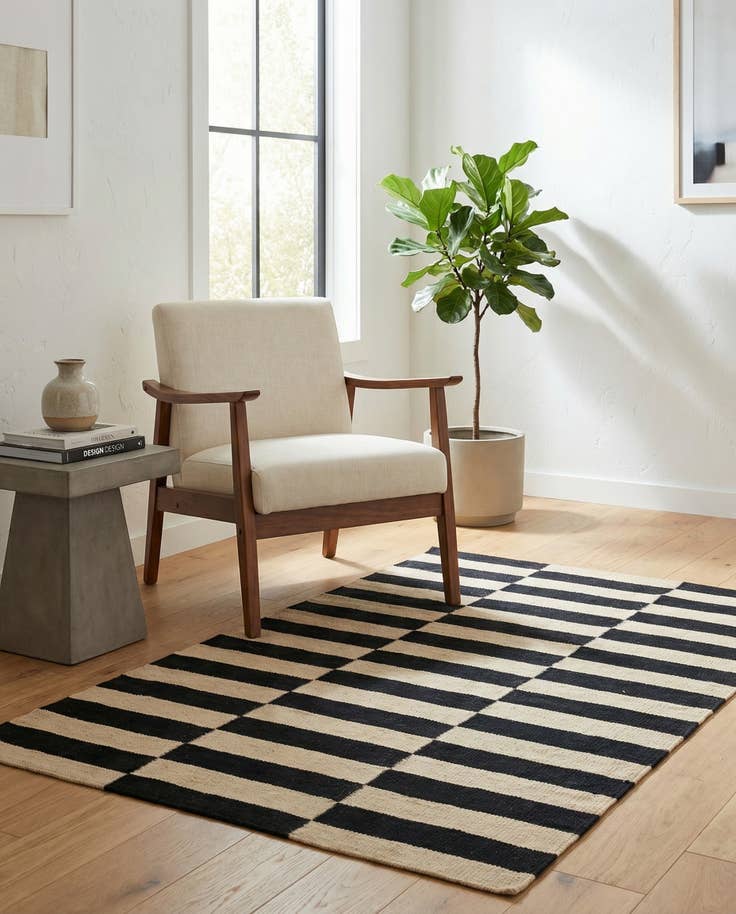 Detail image of 3' 2 x 5' 10 Hand Woven Kilim Modern Wool Rug
