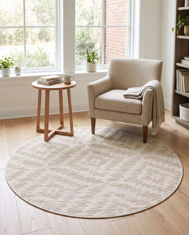 5' x 5' Easy-Clean Sabrina Soto Indoor / Outdoor Round Rug