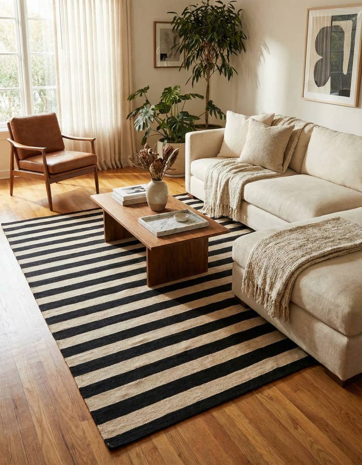 Detail image of 5' 9 x 7' 8  Hand Woven Kilim Modern Wool Rug