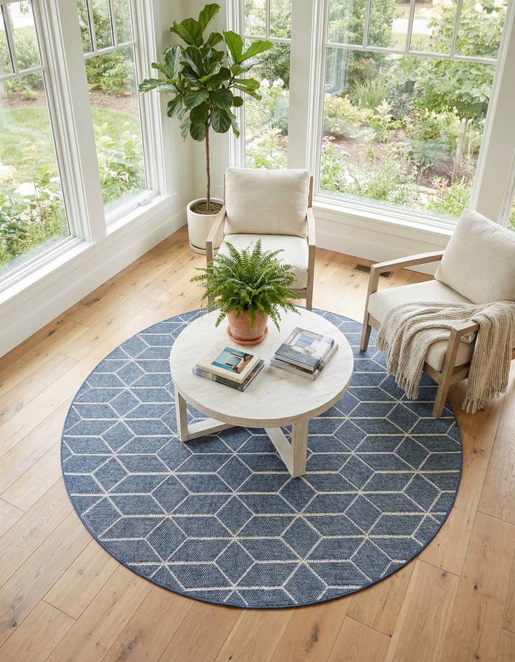 Detail image of  7' 10 x 7' 10  Washable Lattice Indoor / Outdoor Round Rug