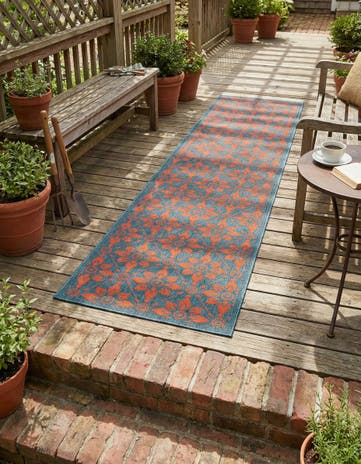 2' 7 x 12' Easy-Clean Lattice Indoor / Outdoor Runner Rug