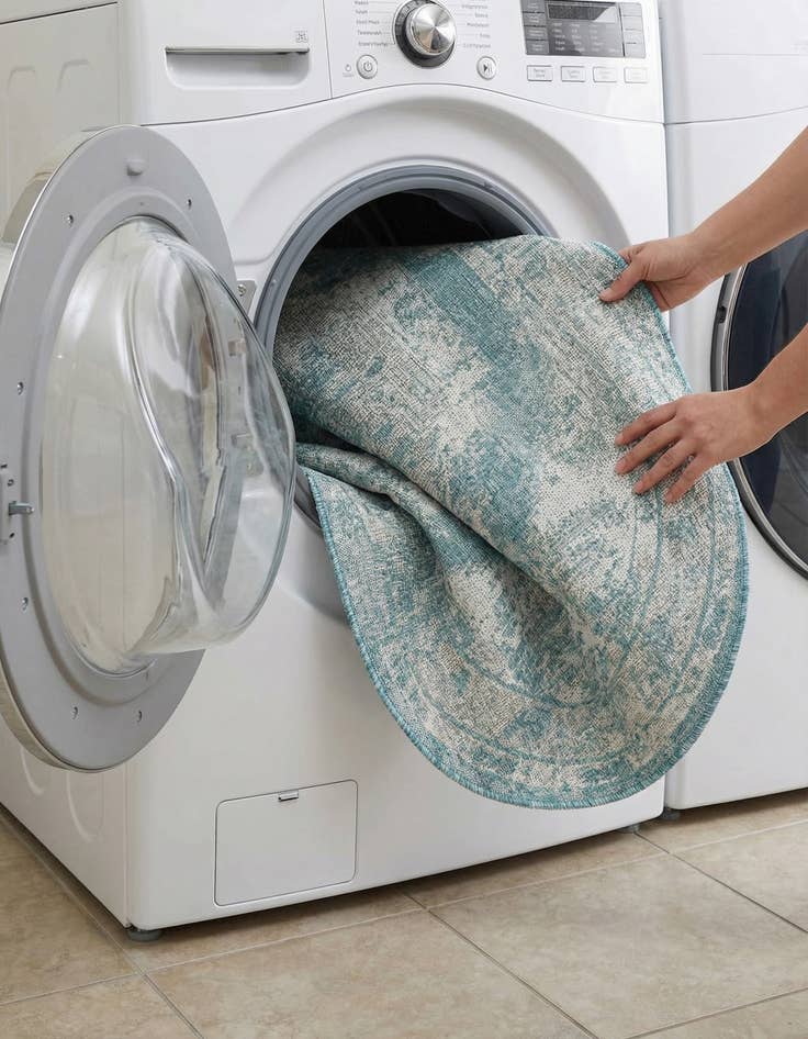 Detail image of 5' 3 x 8'  Washable Traditional Indoor / Outdoor Oval Rug