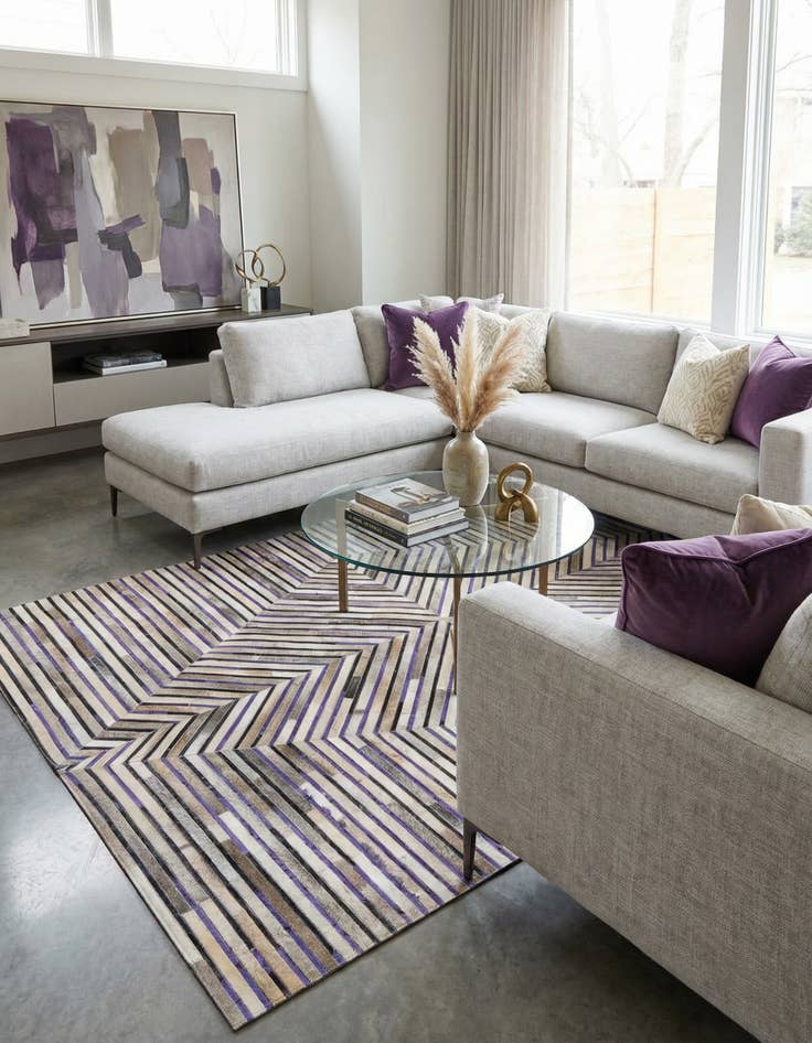 Detail image of 5' x 7' 10 Cowhide Stocks Rug