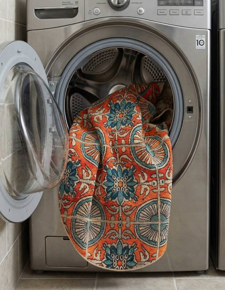 Detail image of 6' x 6'  Washable Casablanca Round Rug