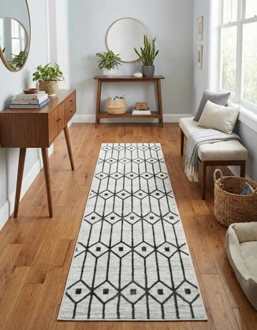 2' x 6' Lattice Trellis Runner Rug